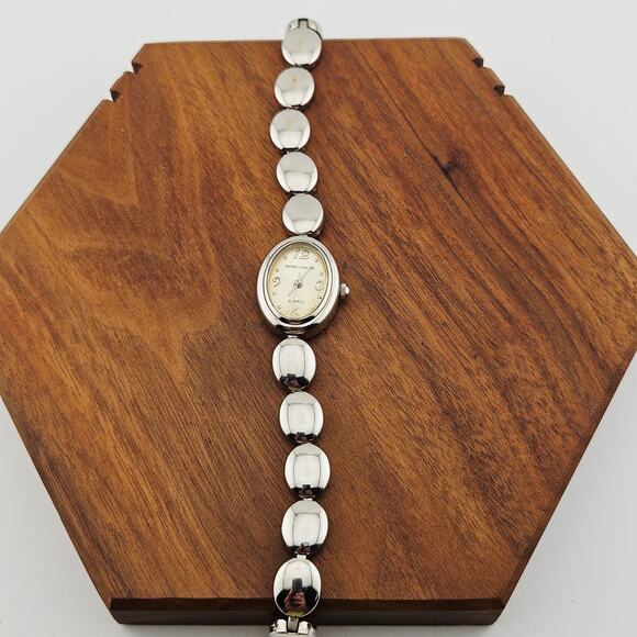 Faded Glory Women's Silver Tone Bracelet Watch Oval Retro Link Mod Bubble Style - Picture 4 of 9